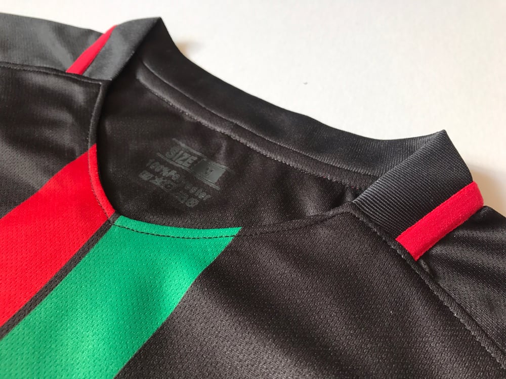 Maillot de Football Palestinien Noir Rayé
